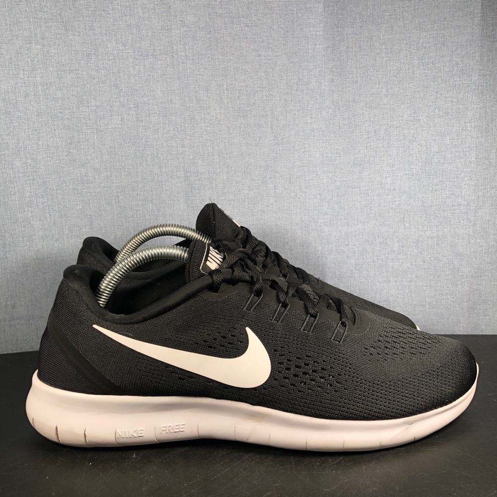 Nike Women's Free RN Black White Running Shoes Lace Up Athletic size 11